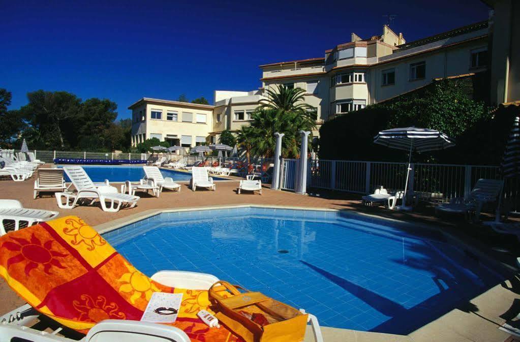 Village Vacances Le Lion De Mer Saint-Raphaël Exterior foto