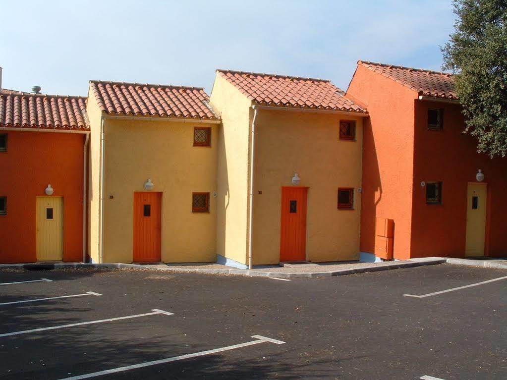 Village Vacances Le Lion De Mer Saint-Raphaël Exterior foto