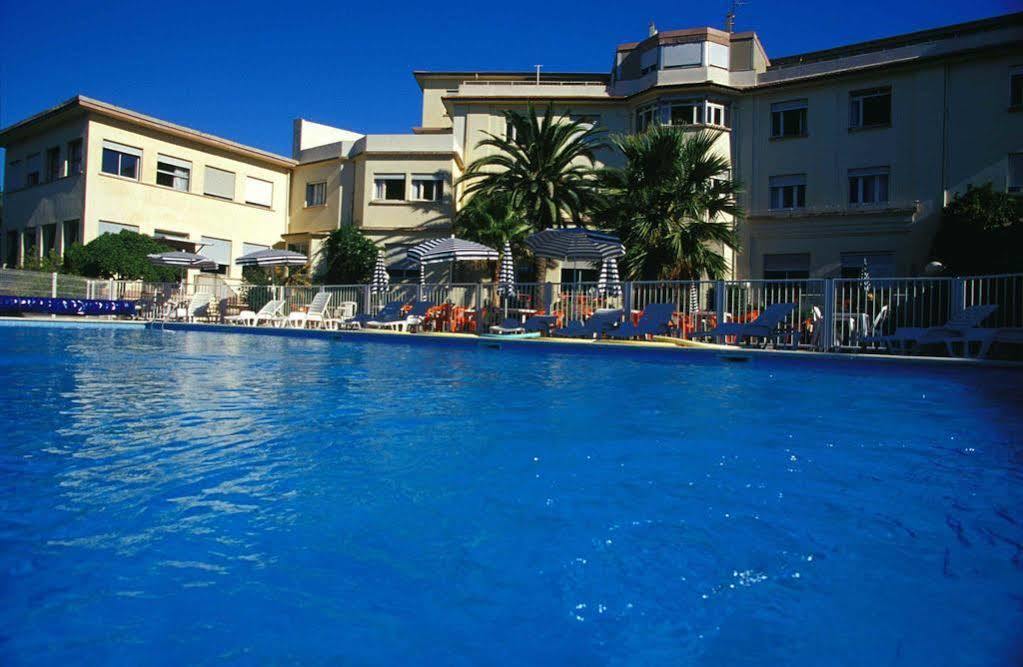 Village Vacances Le Lion De Mer Saint-Raphaël Exterior foto
