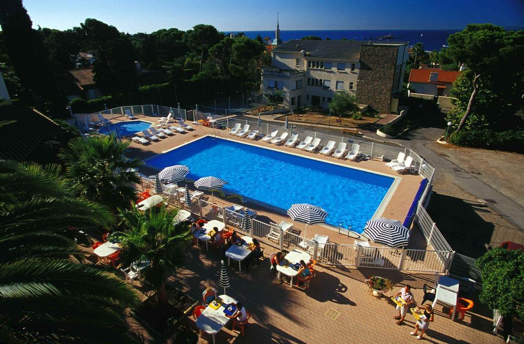Village Vacances Le Lion De Mer Saint-Raphaël Exterior foto